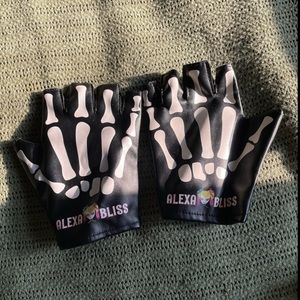 Alexa Bliss pleather gloves